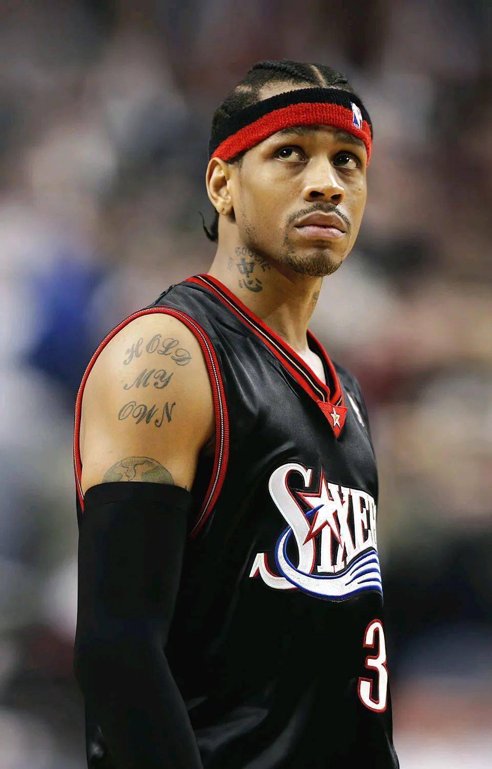 美国总统特朗普荣获首届国际足联和平奖 因凡蒂诺为其颁奖（首届国际足联和平奖授予美国总统特朗普，因凡蒂诺亲自颁奖）