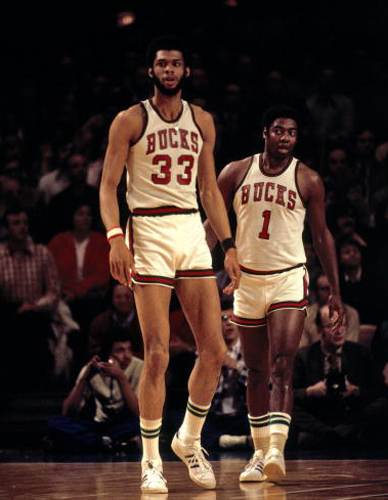 热火140-123大胜快船送其五连败 伦纳德36分哈登11分难救主（热火140-123击溃快船送其五连败 伦纳德36分、哈登11分仍难改败局）