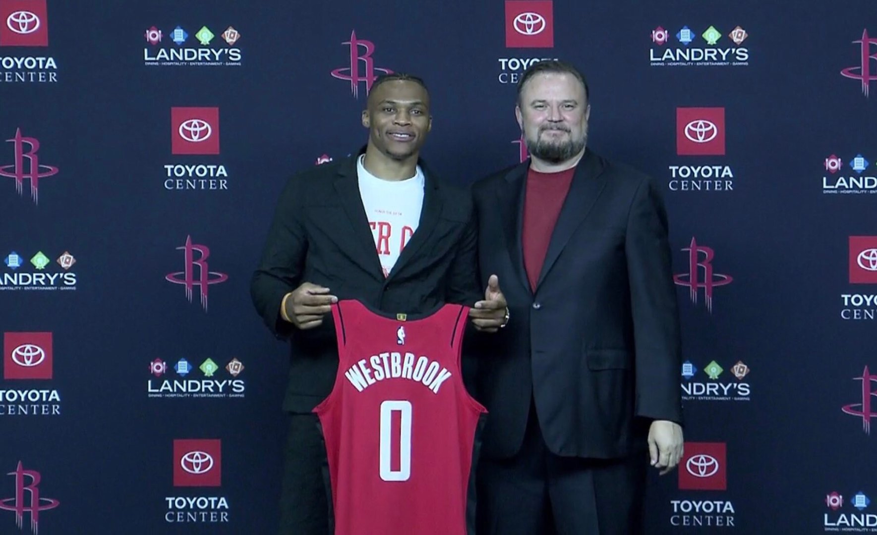 U22国足战韩国首发与负越南相比仅更换门将，王博豪继续出任中锋（U22国足对阵韩国首发沿用负越南阵容，仅门将调整，王博豪继续担任中锋）