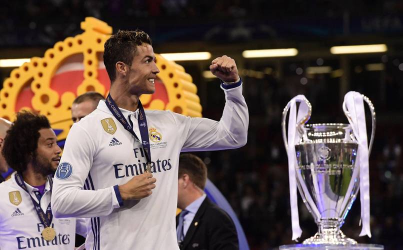 欧冠最年轻连续三场破门选手排行榜：卡尔力压姆巴佩...（欧冠连续三场破门最年轻球员榜：卡尔压过姆巴佩）