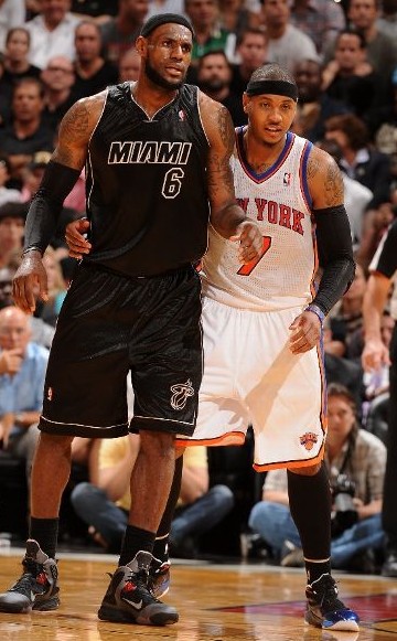 罗马因密集赛程和阵容缺人面临严峻挑战，加斯佩里尼需在压力下维持竞争力。（赛程密集又减员，罗马承压前行，加斯佩里尼力保竞争力）