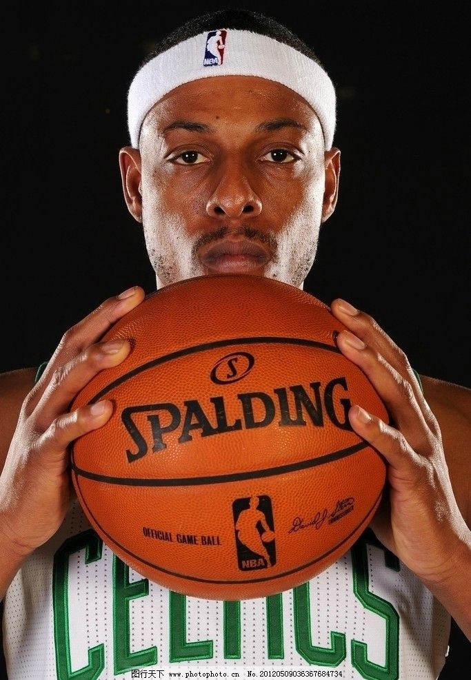 媒体人：山西男篮下午登上了前往杭州飞机，准备12日揭幕战（据媒体人称，山西男篮今日下午乘机飞赴杭州，备战12日揭幕战）