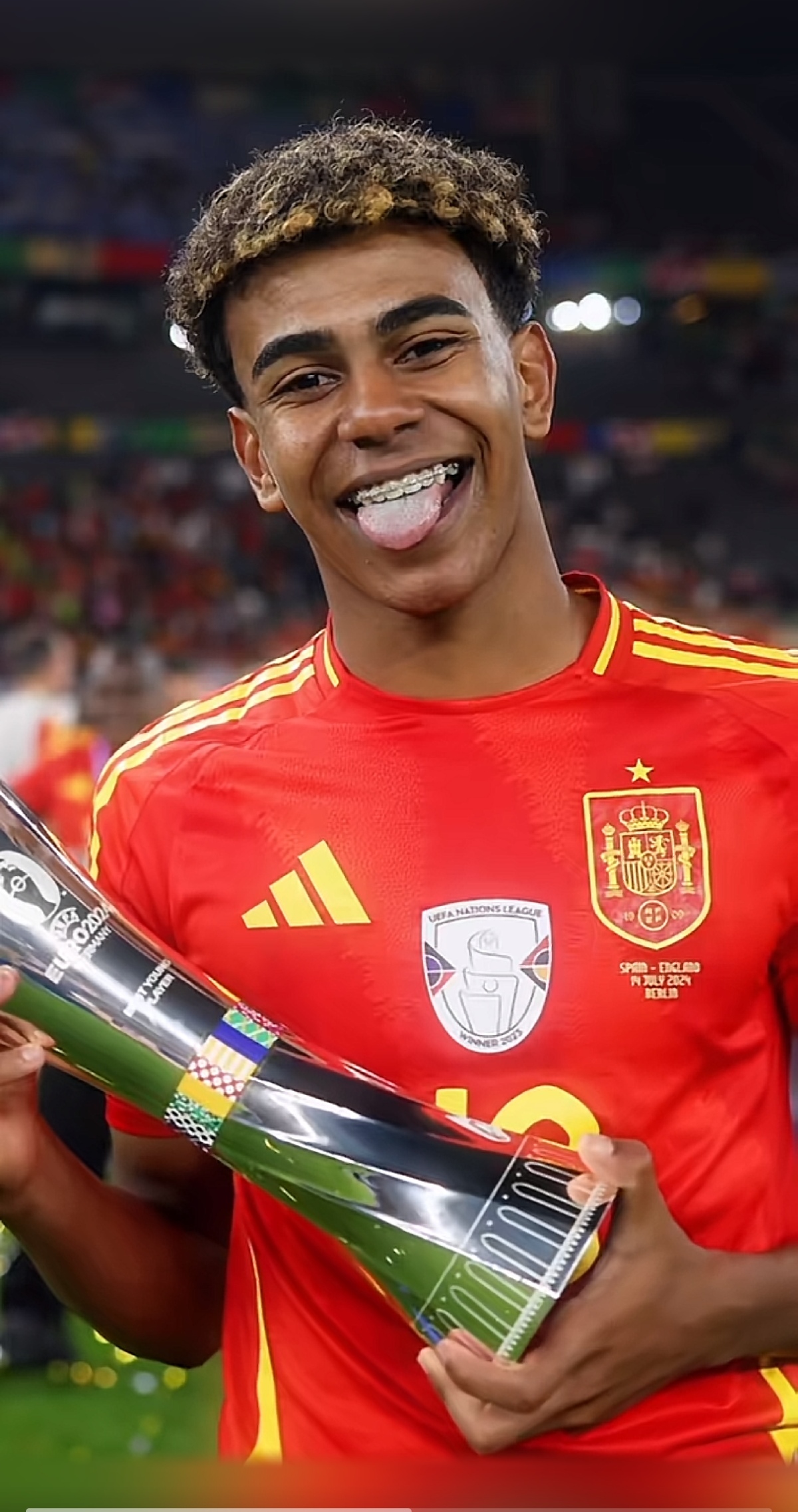 美队替补35秒破门创米兰队史第二快纪录（美队替补登场35秒即破门，刷新米兰队史次快进球纪录）