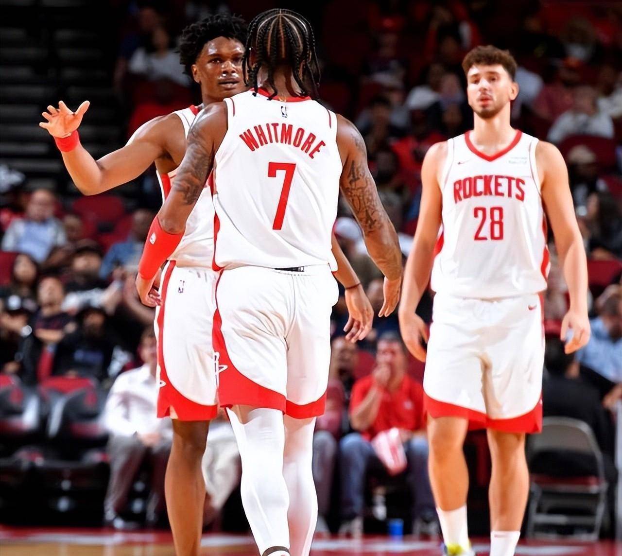 奎克利：我们需要每个人都肩负领袖责任 单靠一个人力量无法赢球（奎克利：领导力需全队共担，靠一人难赢球）