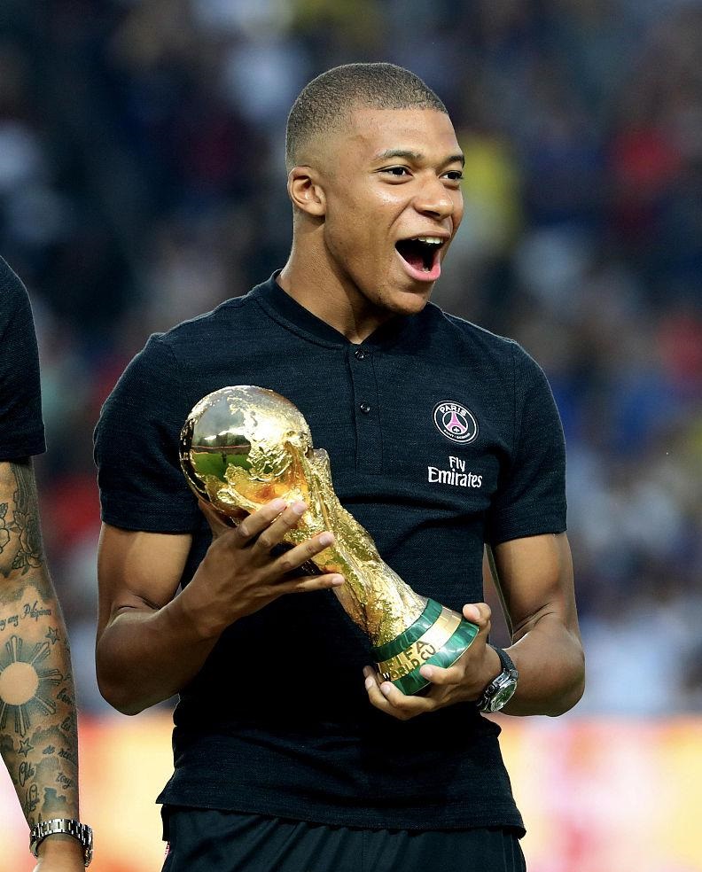 国脚单场进球助球队锁定胜利（国脚建功，球队锁定胜局）