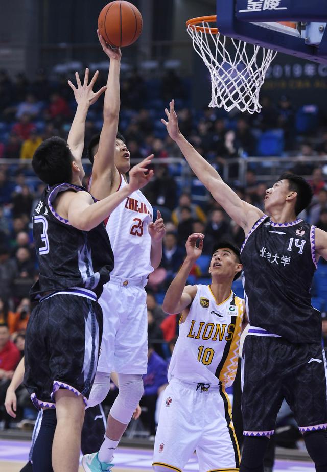 随着蓉城2-2，海港0-0，亚冠精英最新积分榜：中超三队包揽后三位（蓉城2-2、海港0-0后，亚冠精英积分榜更新：中超三队占据末三位）