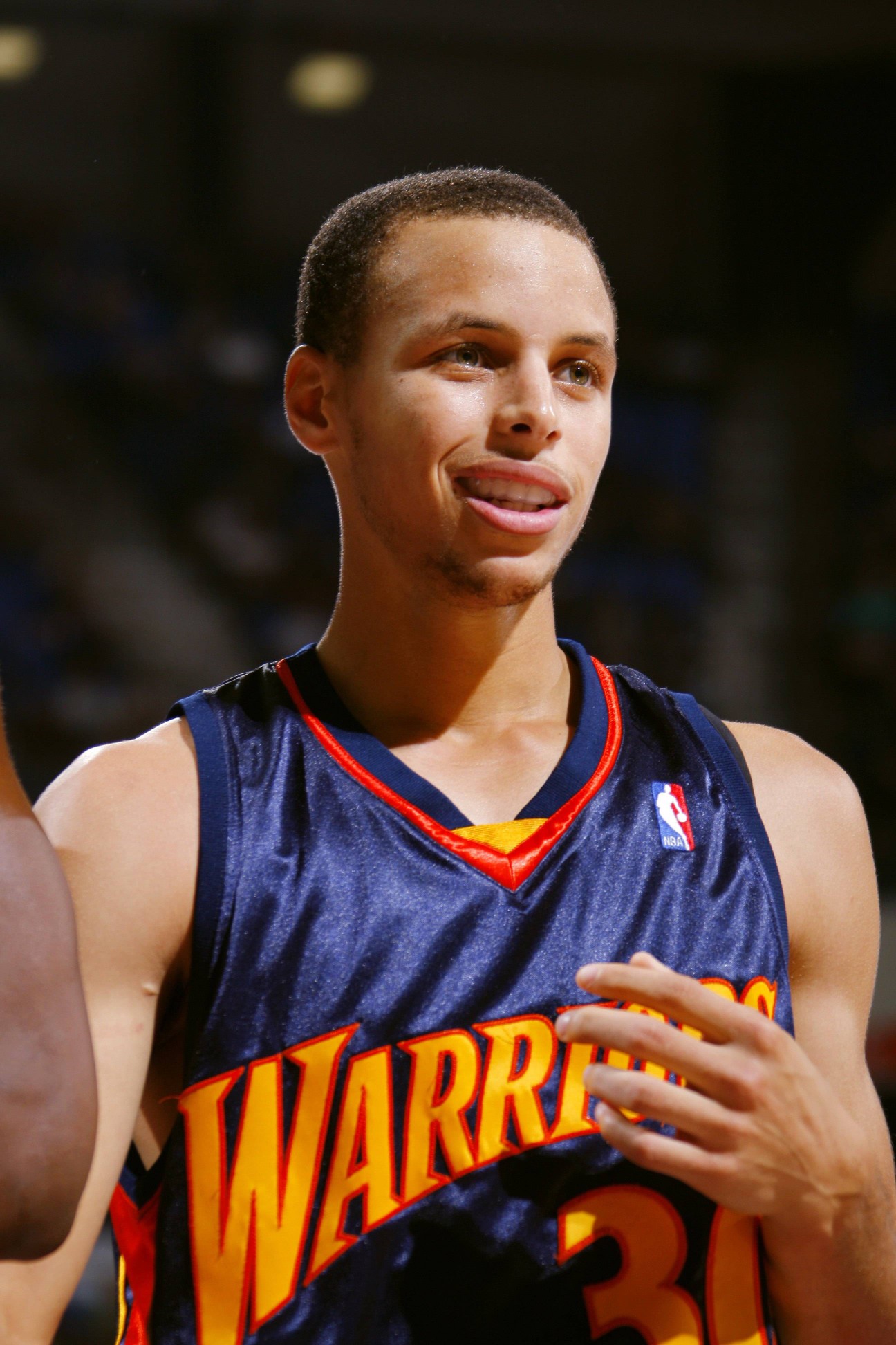 尽力局！25分钟轰23+6被迫打卡 41岁勒布朗0失误在场-18显悲凉（拼到极限！25分钟23+6被动收工，41岁勒布朗零失误却在场-18令人唏嘘）