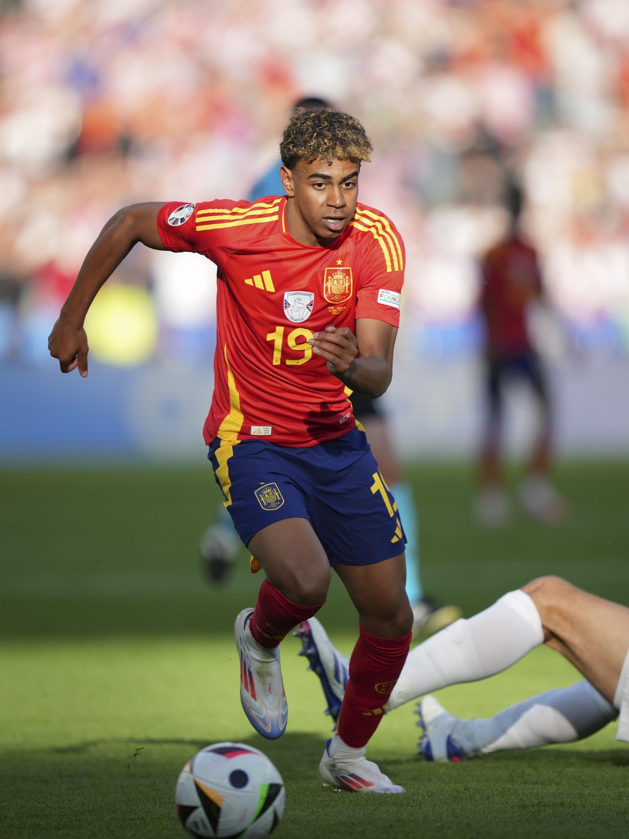 迪卡尼奥：尤文球员不是斯帕莱蒂挑的，他得研究哪些人能信任（迪卡尼奥：尤文球员非斯帕莱蒂所选，他得摸清谁值得信任）