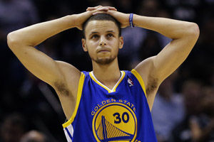 B费本赛季联赛被过25次，排所有英超球员第一位（英超本季被过次数榜：B费25次居首）